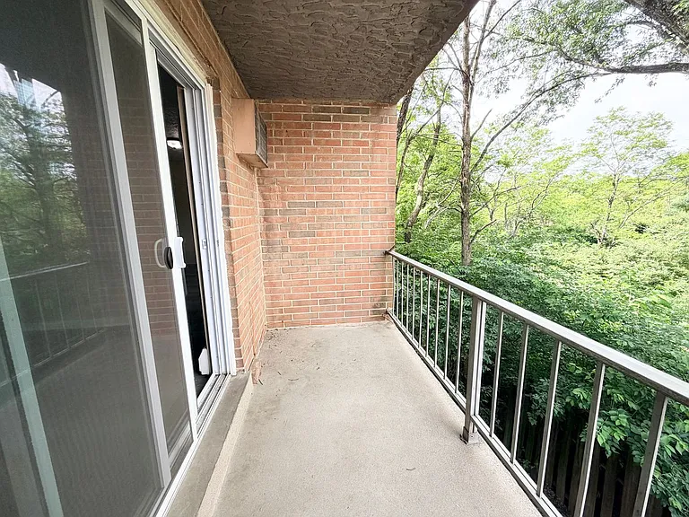 2459 Montana Ave — Photo 15