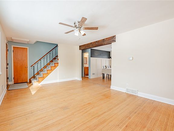 4th image of 2342 Westside Dr