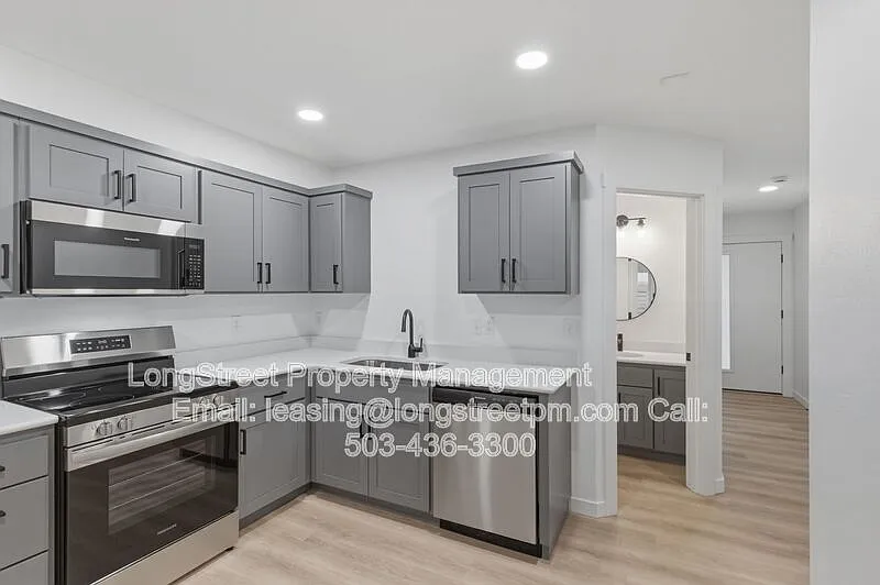 3 bed, 2.0 bath, 1300 sqft, $2,195 — Photo 4