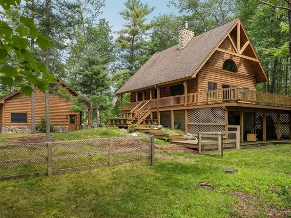 11300 Lake Shore Dr, Fife Lake, MI 49633