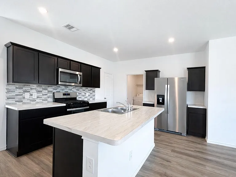 1739 Royal Rim Dr — Photo 5