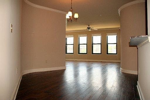 3rd image of 445 W Blount Ave #518