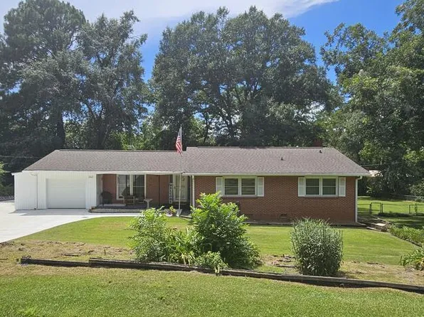 240 Rosemary Ln, Ozark, AL 36360