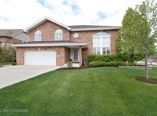 1245 Covington Dr, Lemont, IL 60439