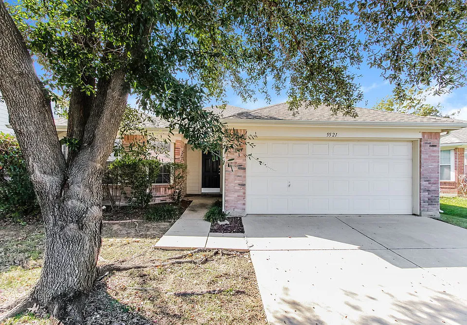 5521 Hunters Bend Ln