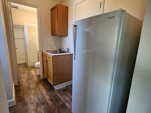 5th image of 810 Mill St APT 14