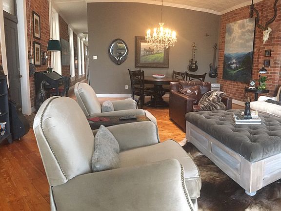 Living room/dining