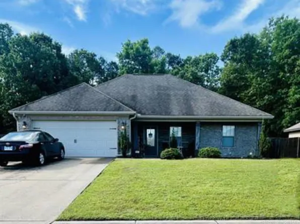 1008 Huck Finn Blvd, Redfield, AR 72132