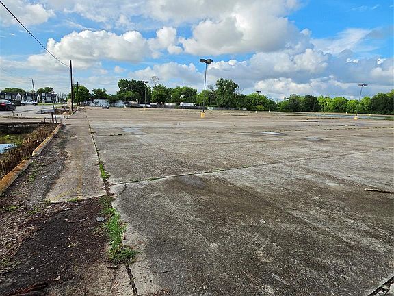 5th image of 7300 E Houston Rd