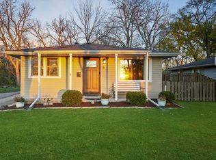 11 Stone Ave, North Aurora, IL 60542