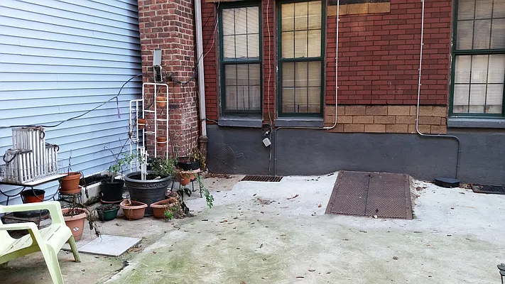 Rented by Signature Property Realty | media 38