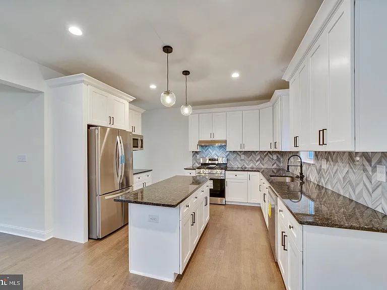 274 Oak Ave — Photo 5