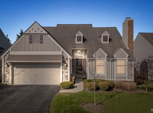2470 Inglehill Point #300, Bloomfield Hills, MI 48304