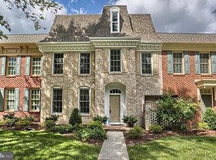 31 Devonshire Sq, Mechanicsburg, PA