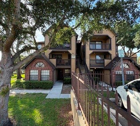 2nd image of 355 Lakepointe Dr Unit 304
