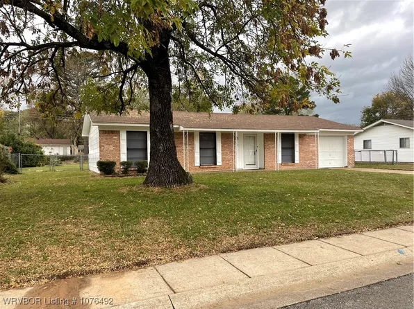 8206 Colony Ln, Fort Smith, AR 72908