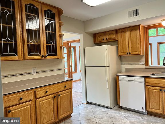 5th image of 6810 Moon Rock Ct