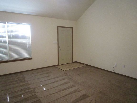 4th image of 509-511 Glenstone Dr