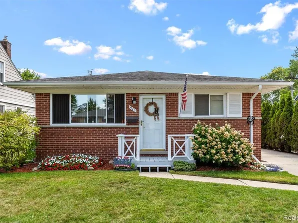 970 Hendrickson Blvd, Clawson, MI 48017
