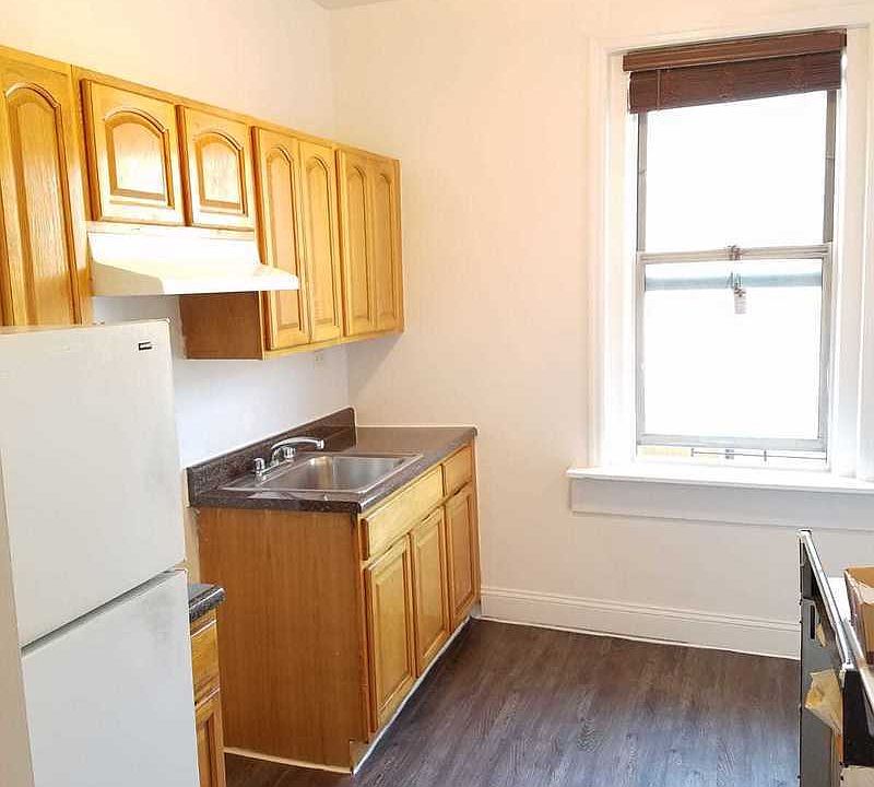 2nd image of 430 E 22nd St APT 5B