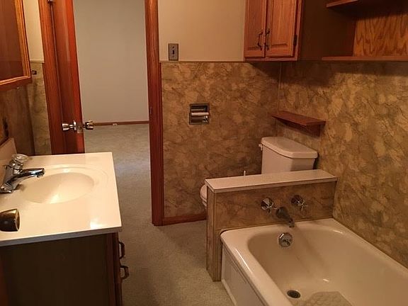5th image of 131 W Vine St