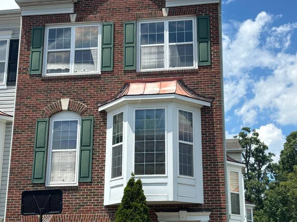 5298 Jule Star Dr, Centreville, VA 20120