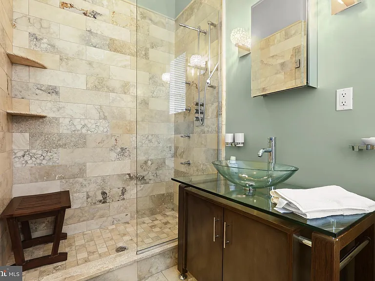 1007 N Calvert St — Photo 28