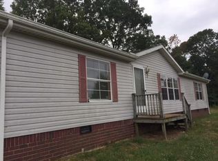 371 Cape Hickory Rd, Hickory, NC 28601