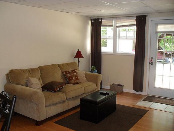 3rd image of 109 Village Dr APT 4