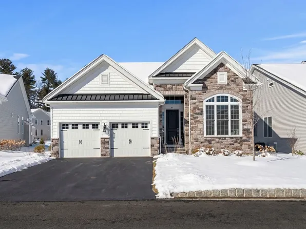 30 Tamarack Way #30, Tyngsboro, MA 01879