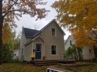 928 Lincoln St, Traverse City, MI 49686