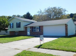 690 Creekview Dr, Heath, OH 43056