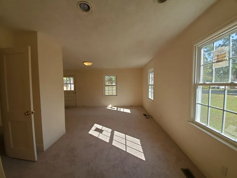 905 N Fulton St — Photo 13