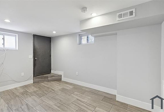 5th image of 1401 S Napa St