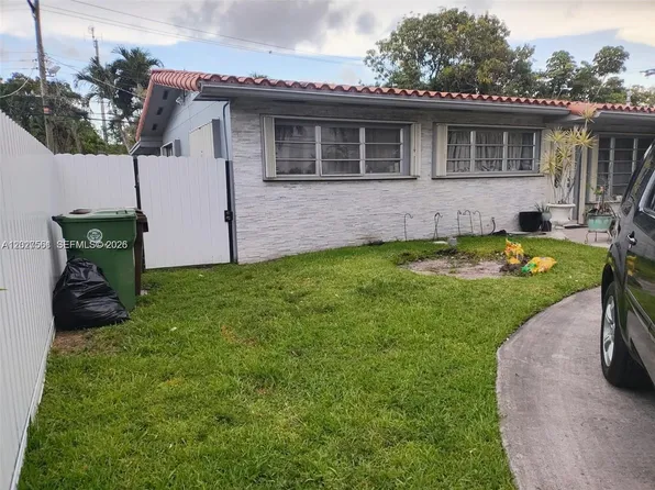 1090 W 60th St #1, Hialeah, FL 33012