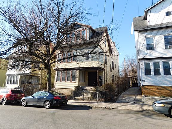 2nd image of 282-284 Renner Ave #1