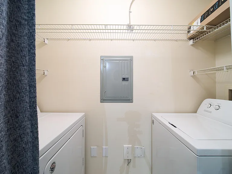 6101 Myrtlewood Cir W — Photo 18