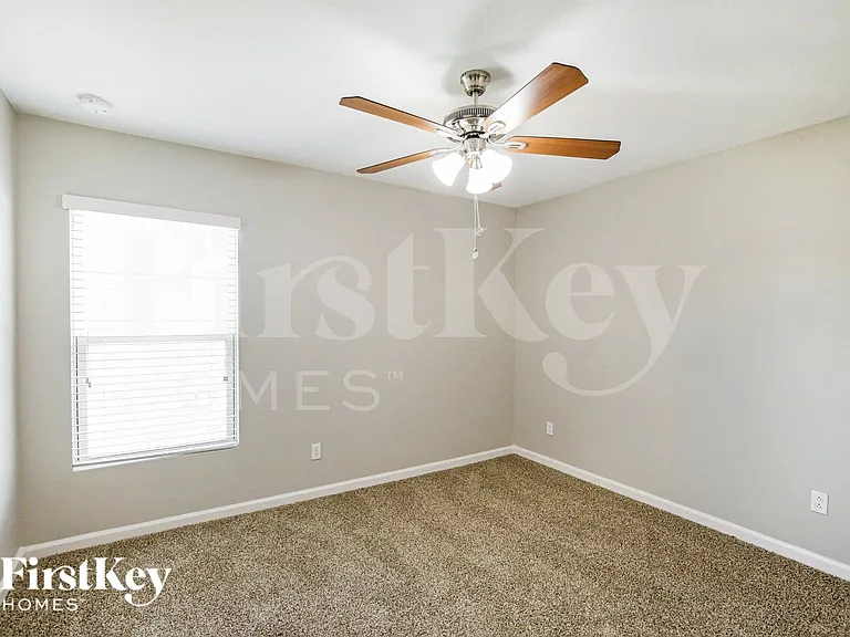 1351 SW Amboy Ave — Photo 13