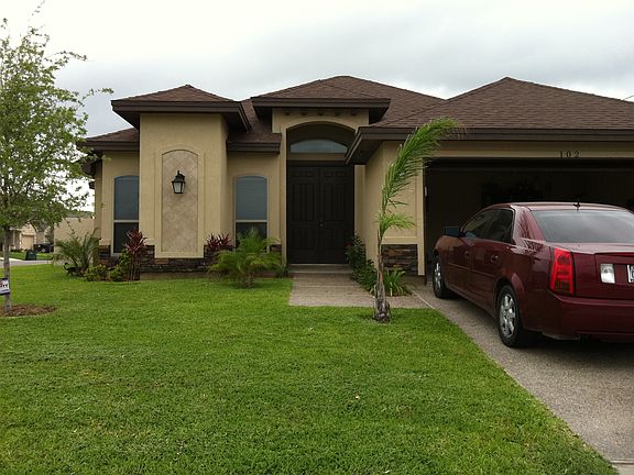 2nd image of 102 Cocos Dr