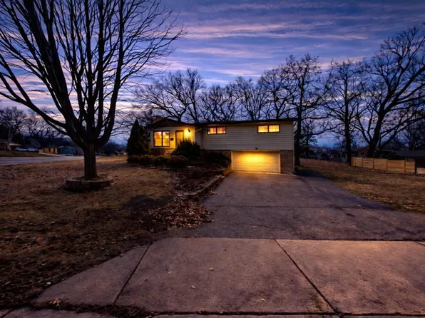 7901 Winsdale St N, Minneapolis, MN 55427