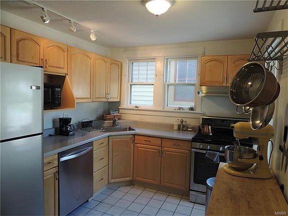 4th image of 7041 Sutherland Ave