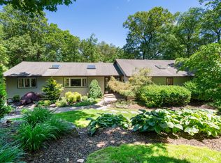 77 Laurel Hill Rd, Centerport, NY 11721