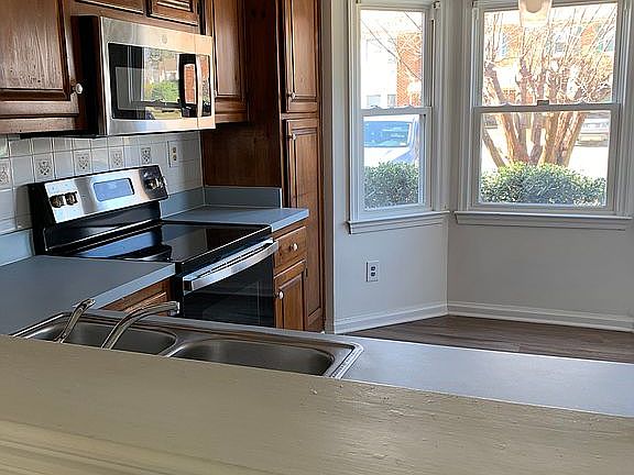 Eat in kitchen