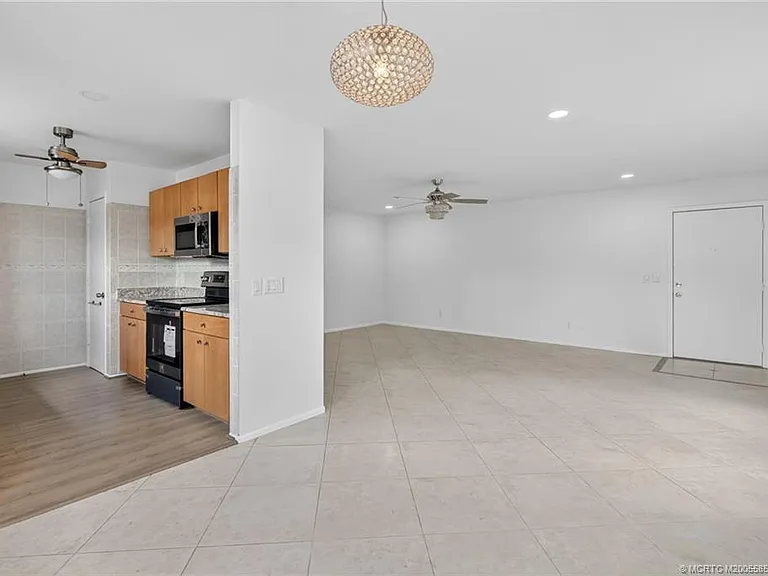 2 Lake Vista Trl #107 — Photo 11