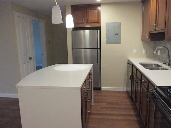 3rd image of 1233 N Ogden St APT 409