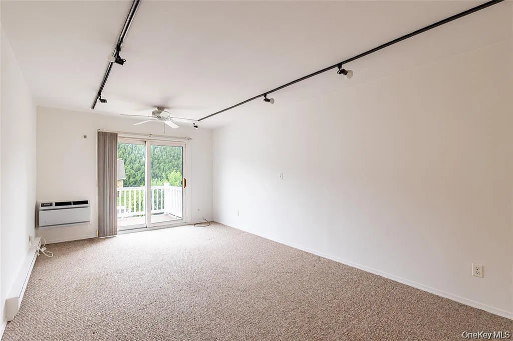 1 bed, 1.0 bath, 1000 sqft, $2,200 — Photo 4