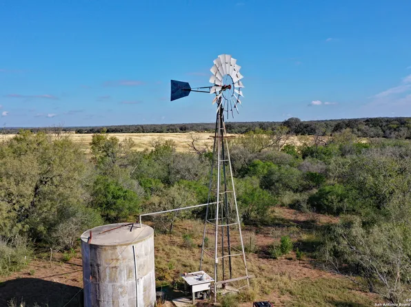 00 Fm 462 N, Hondo, TX 78861