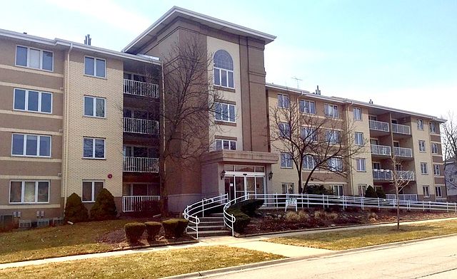 1st image of 440 E Montrose Ave APT 111