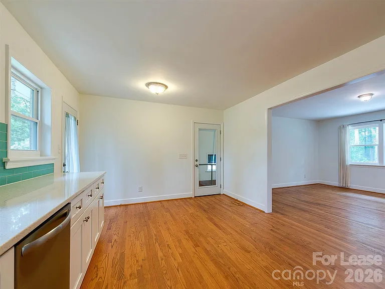 5646 Oak Dr — Photo 14