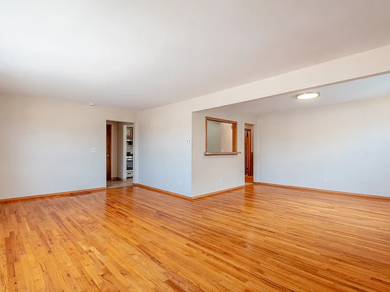 430 Sylvan St #1 — Photo 4